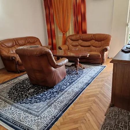 Apartment Stari Aerodrom Stan Na Dan